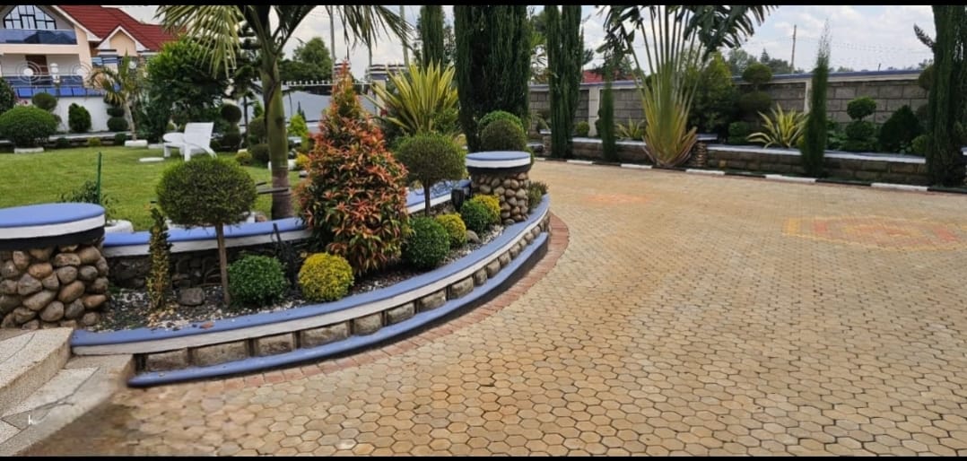 HIGH-END 7-BEDROOM MANSIONETTE – PRIME HILLSIDE