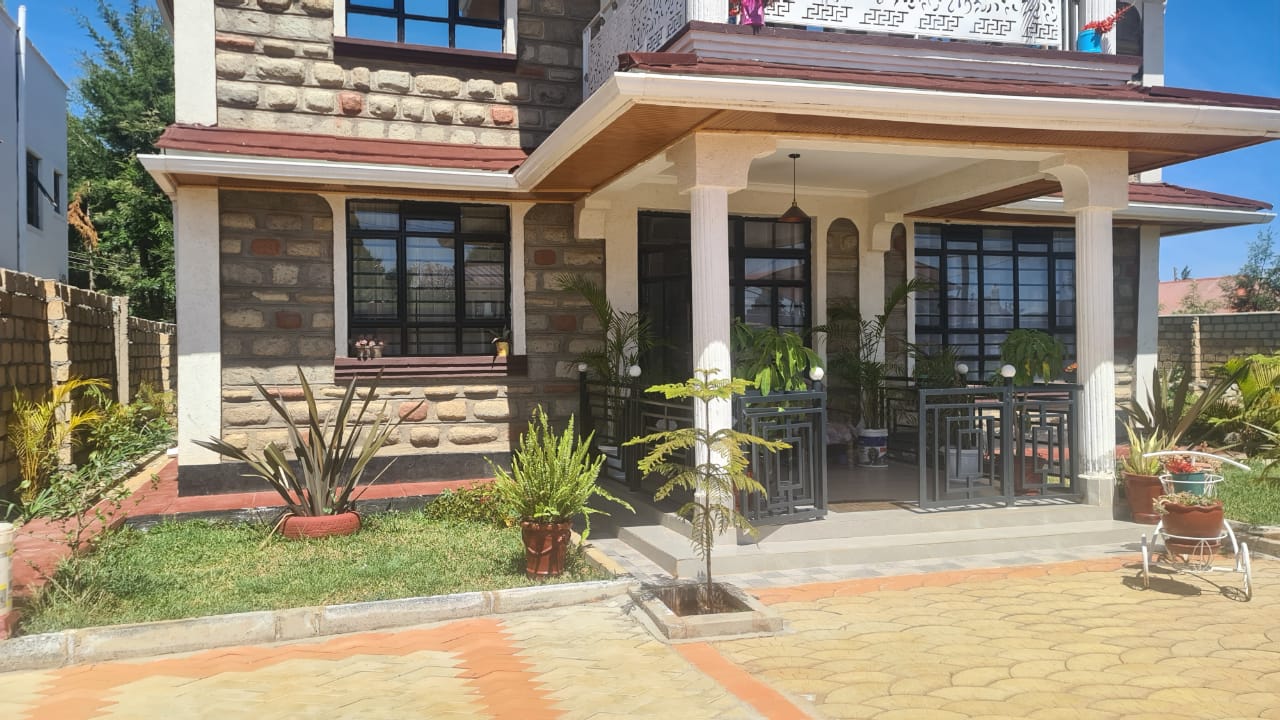 FOR SALE – 4 Bedroom House with SQ