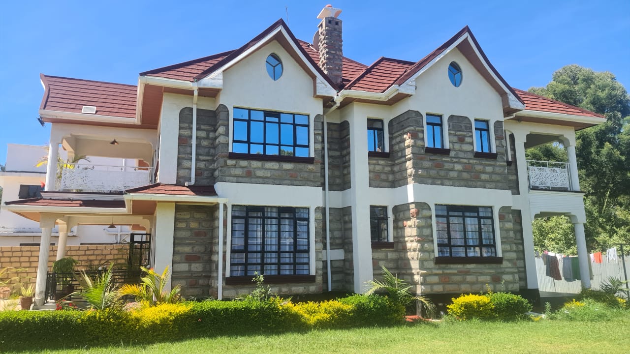 FOR SALE – 4 Bedroom House with SQ