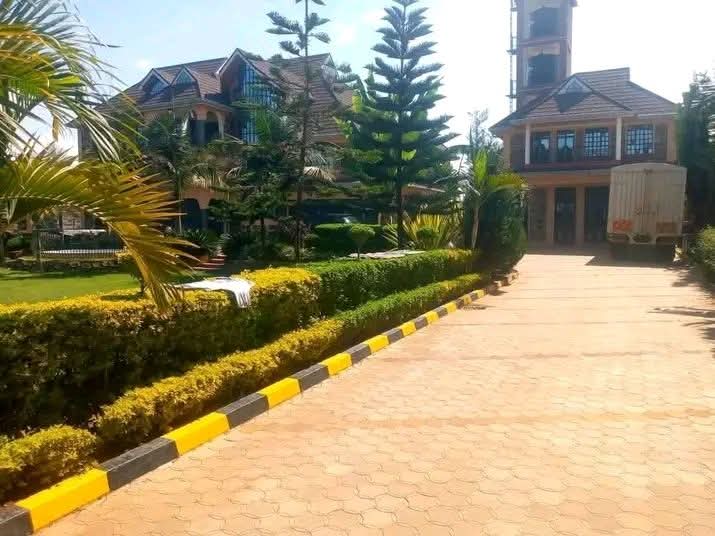 AMBASSADORIAL 8-BEDROOM MODERN MAISONETTE FOR SALE – ELDORET