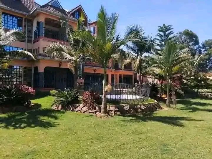 AMBASSADORIAL 8-BEDROOM MODERN MAISONETTE FOR SALE – ELDORET
