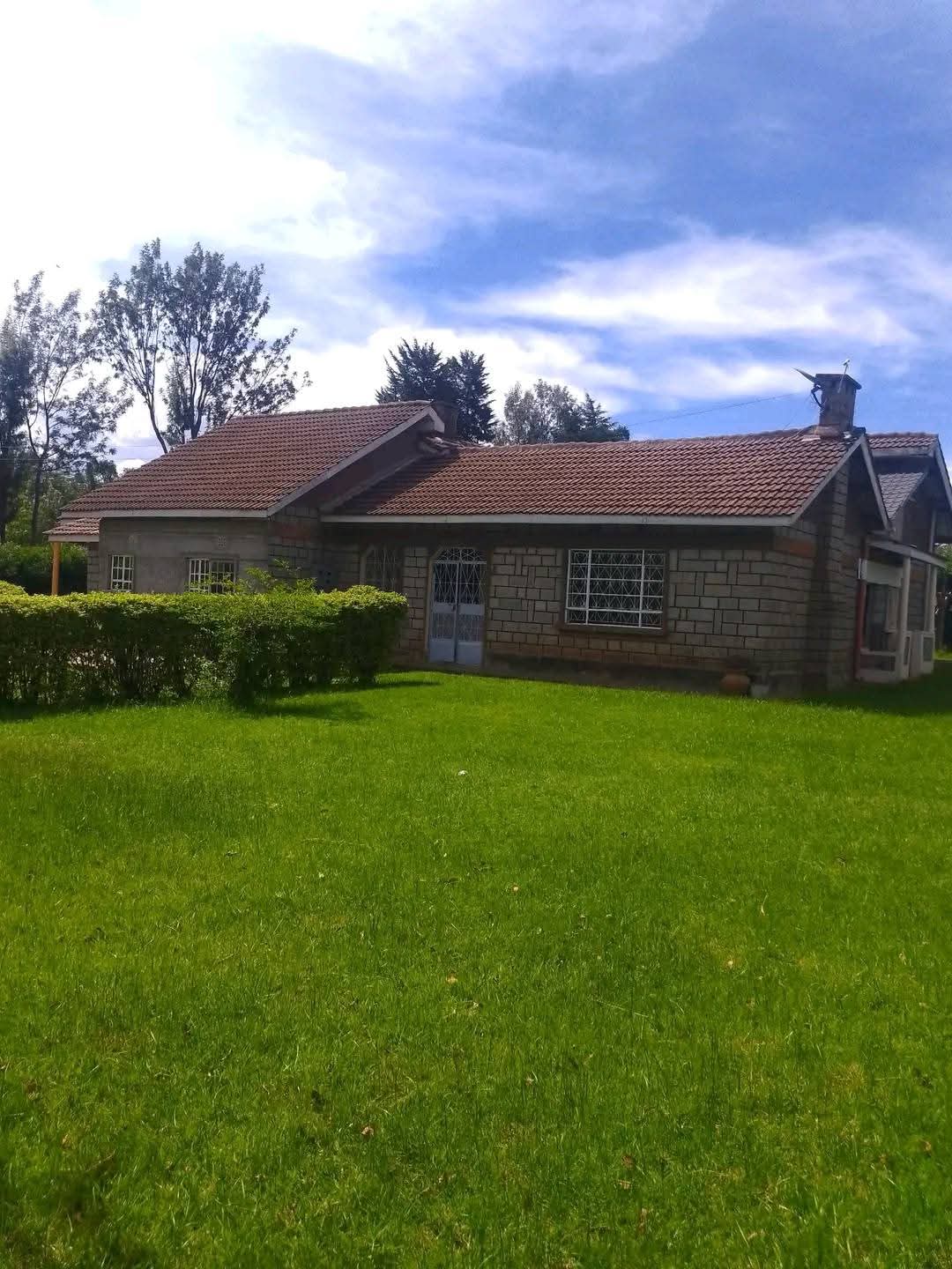 1 ACRE PROPERTY WITH HOUSE FOR SALE – UPPER ELGON VIEW, ELDORET