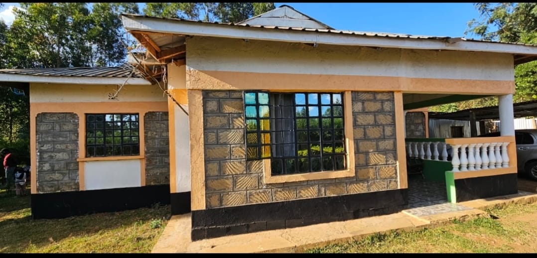 BEAUTIFUL 2 BEDROOM BUNGALOW FOR SALE