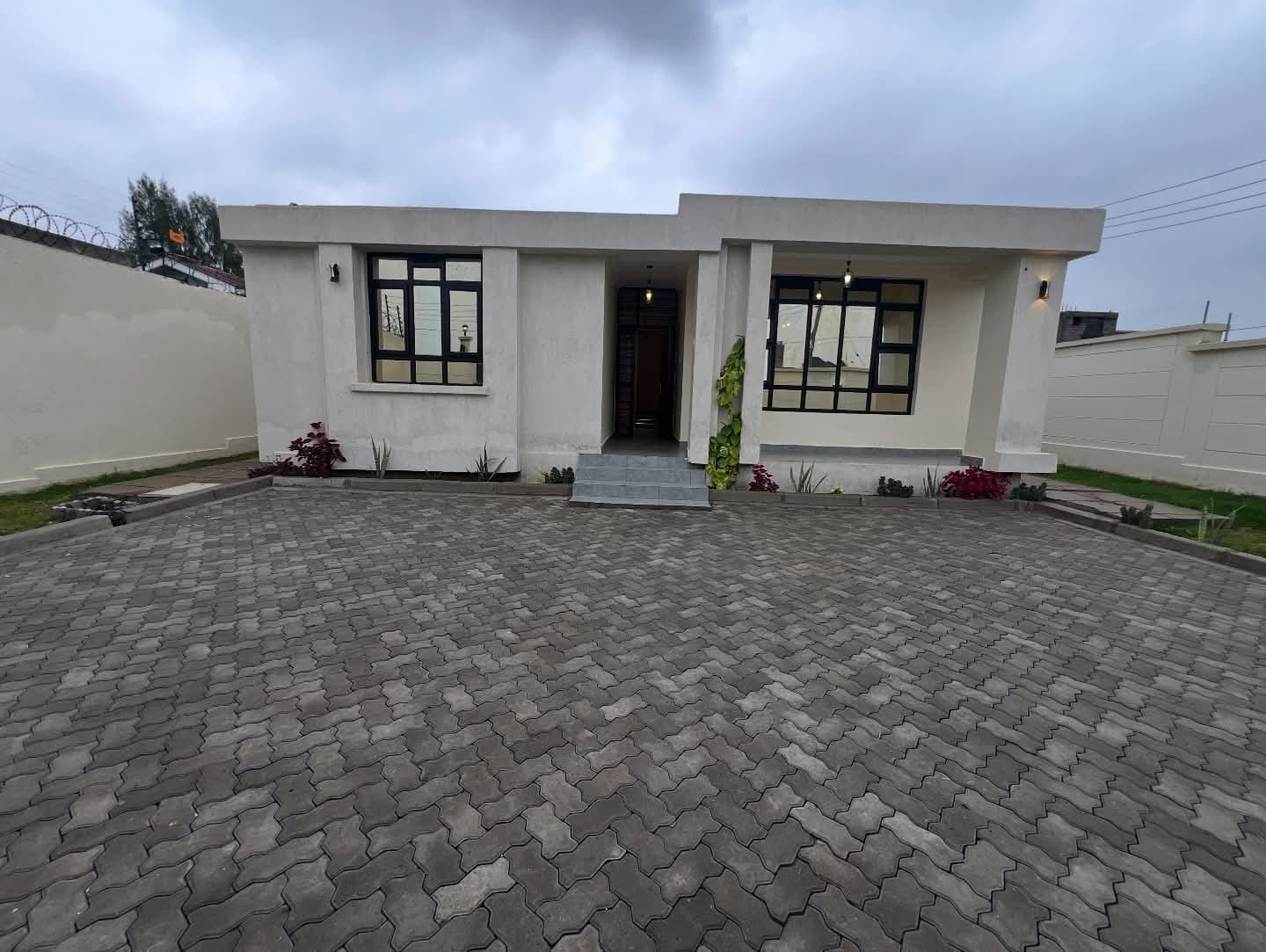 Modern 3-Bedroom Home + DSQ