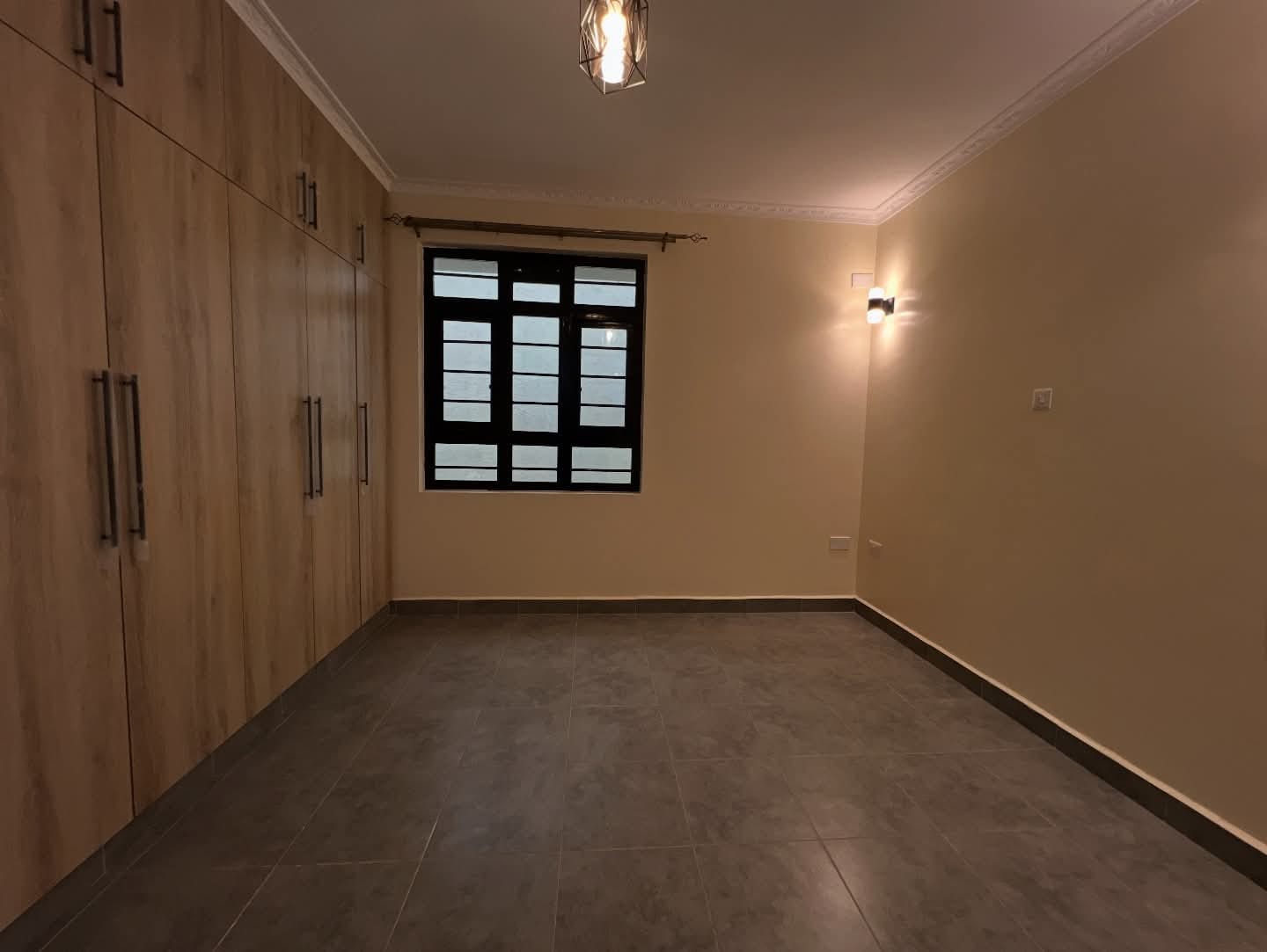 Modern 3-Bedroom Home + DSQ