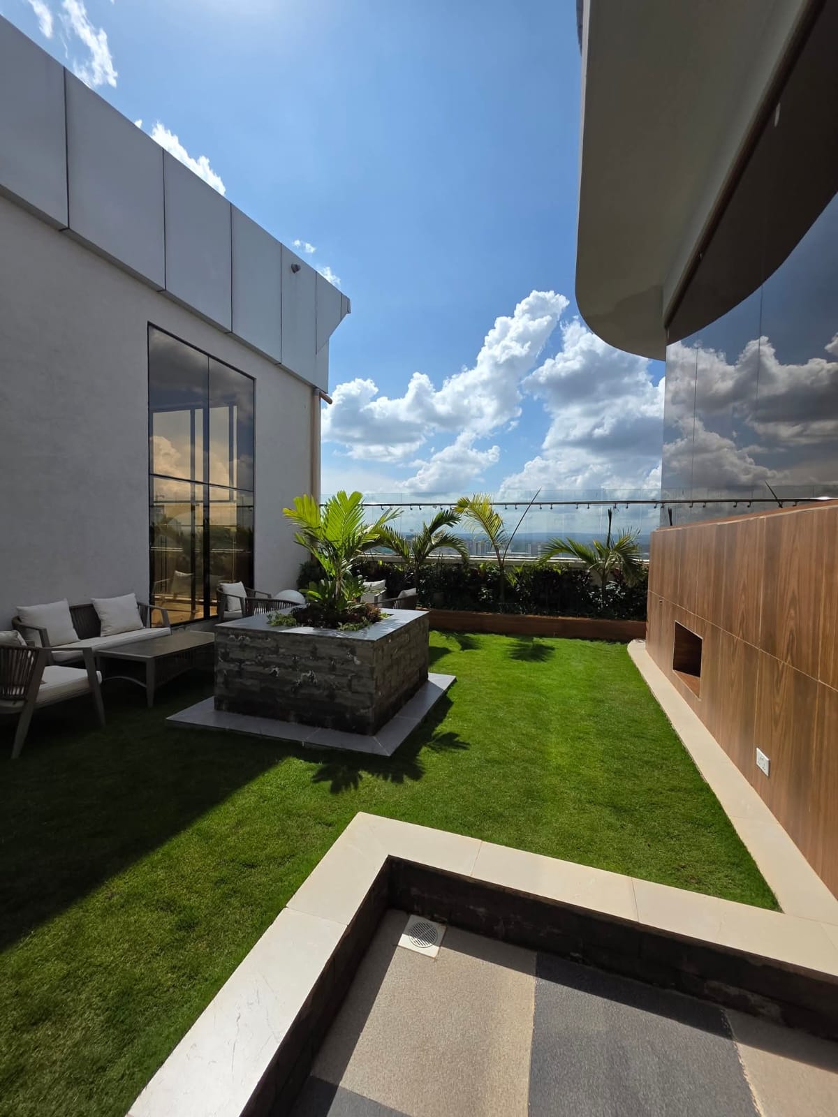 🏙️ Magnificent 4-Bedroom High-End Duplex