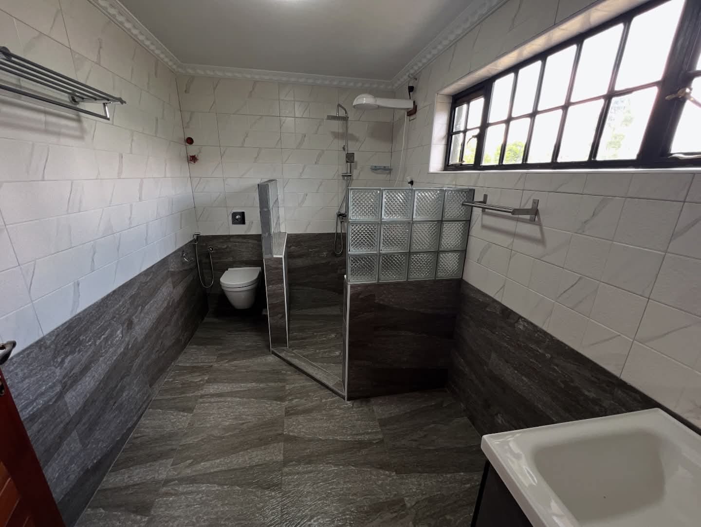 Stunning 5-Bedroom Mansion for Sale