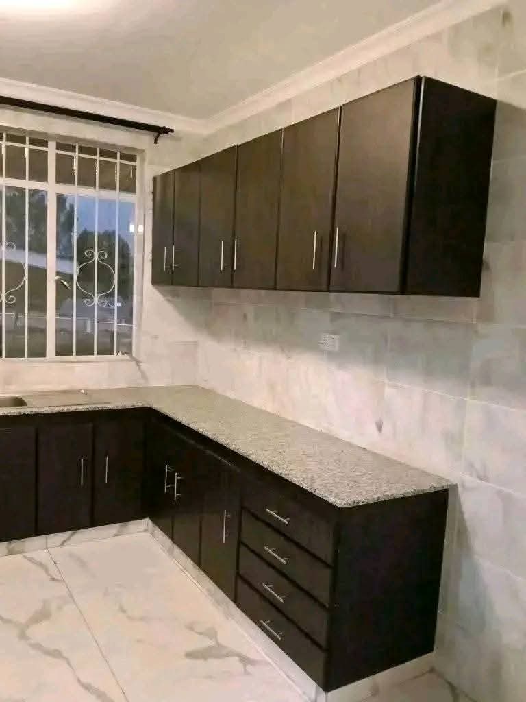 Modern Newly Built 4-Bedroom Townhouse + Self-Contained SQ