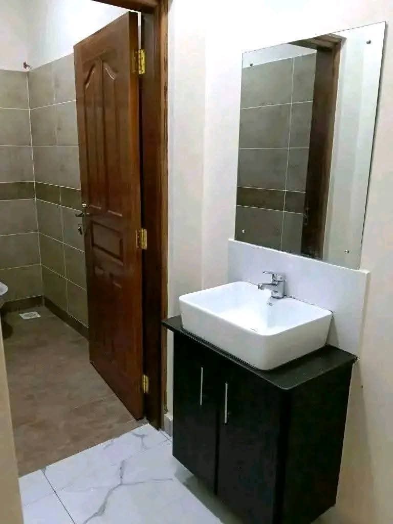 Modern Newly Built 4-Bedroom Townhouse + Self-Contained SQ