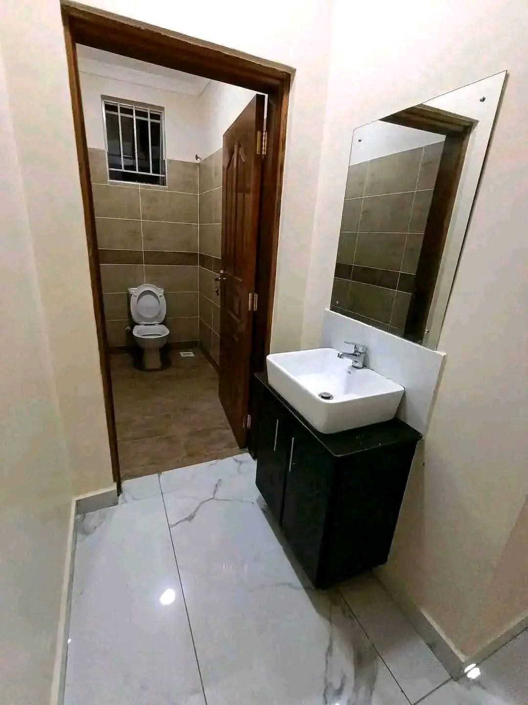 Modern Newly Built 4-Bedroom Townhouse + Self-Contained SQ