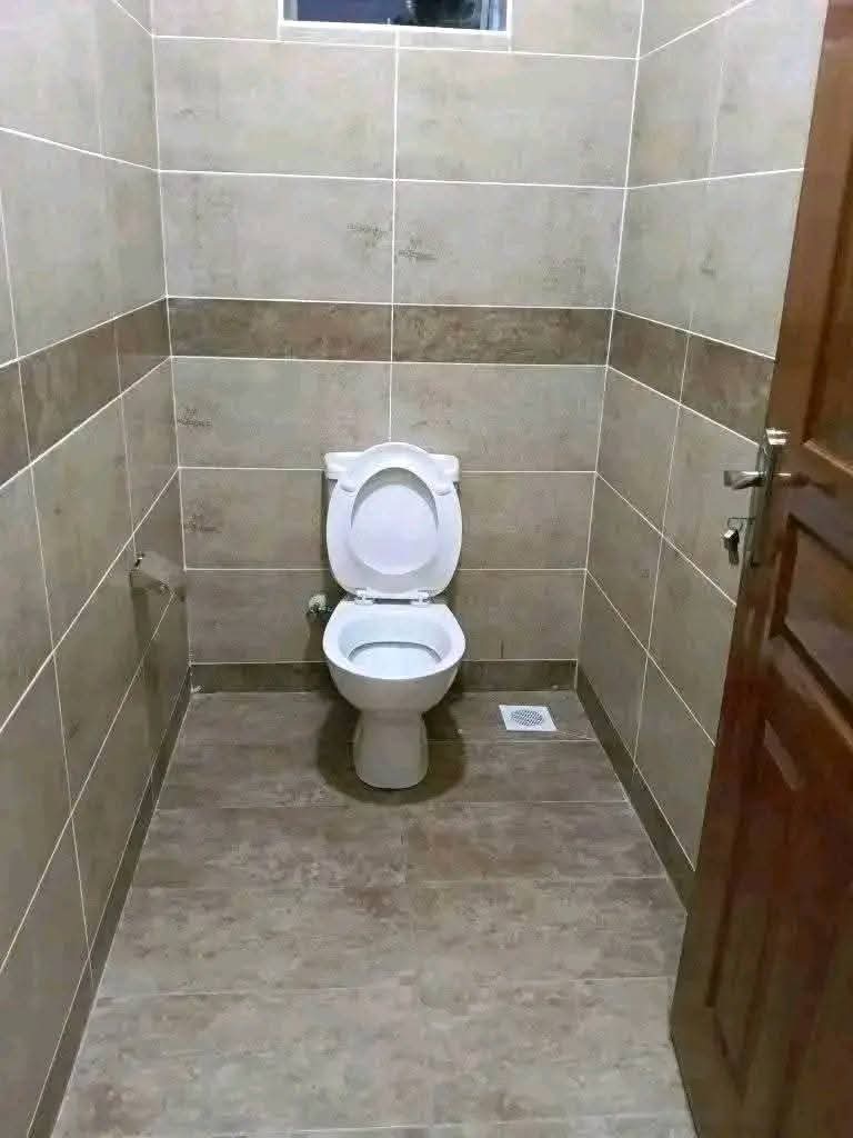 Modern Newly Built 4-Bedroom Townhouse + Self-Contained SQ