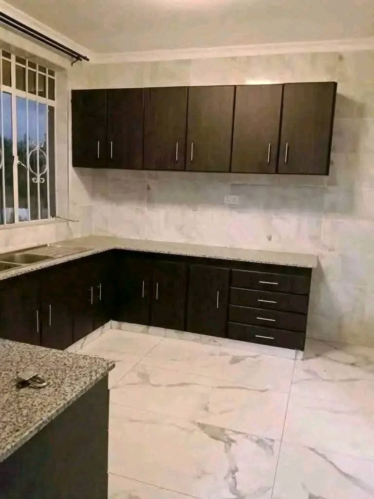 Modern Newly Built 4-Bedroom Townhouse + Self-Contained SQ