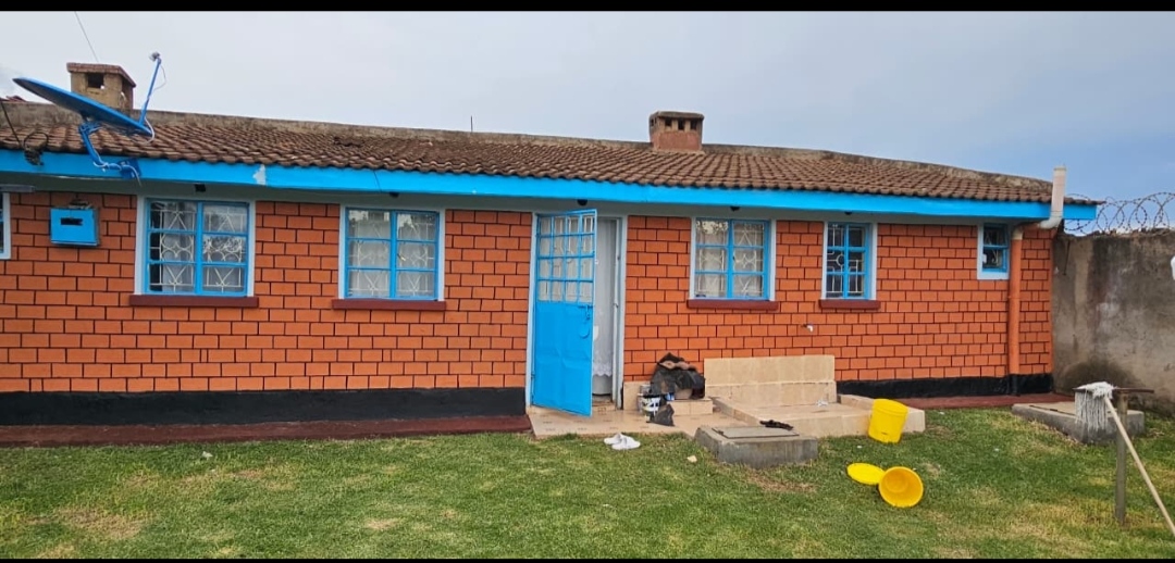 2 Bedroom House + SQ for Sale