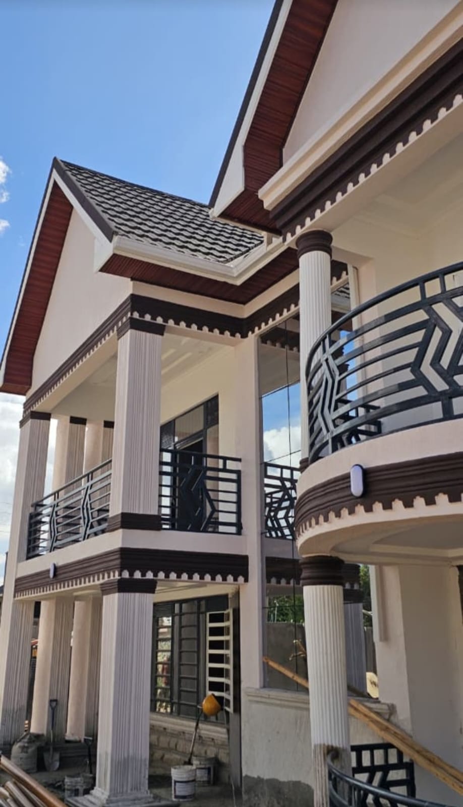 Modern 5 Bedroom Maisonette for Sale