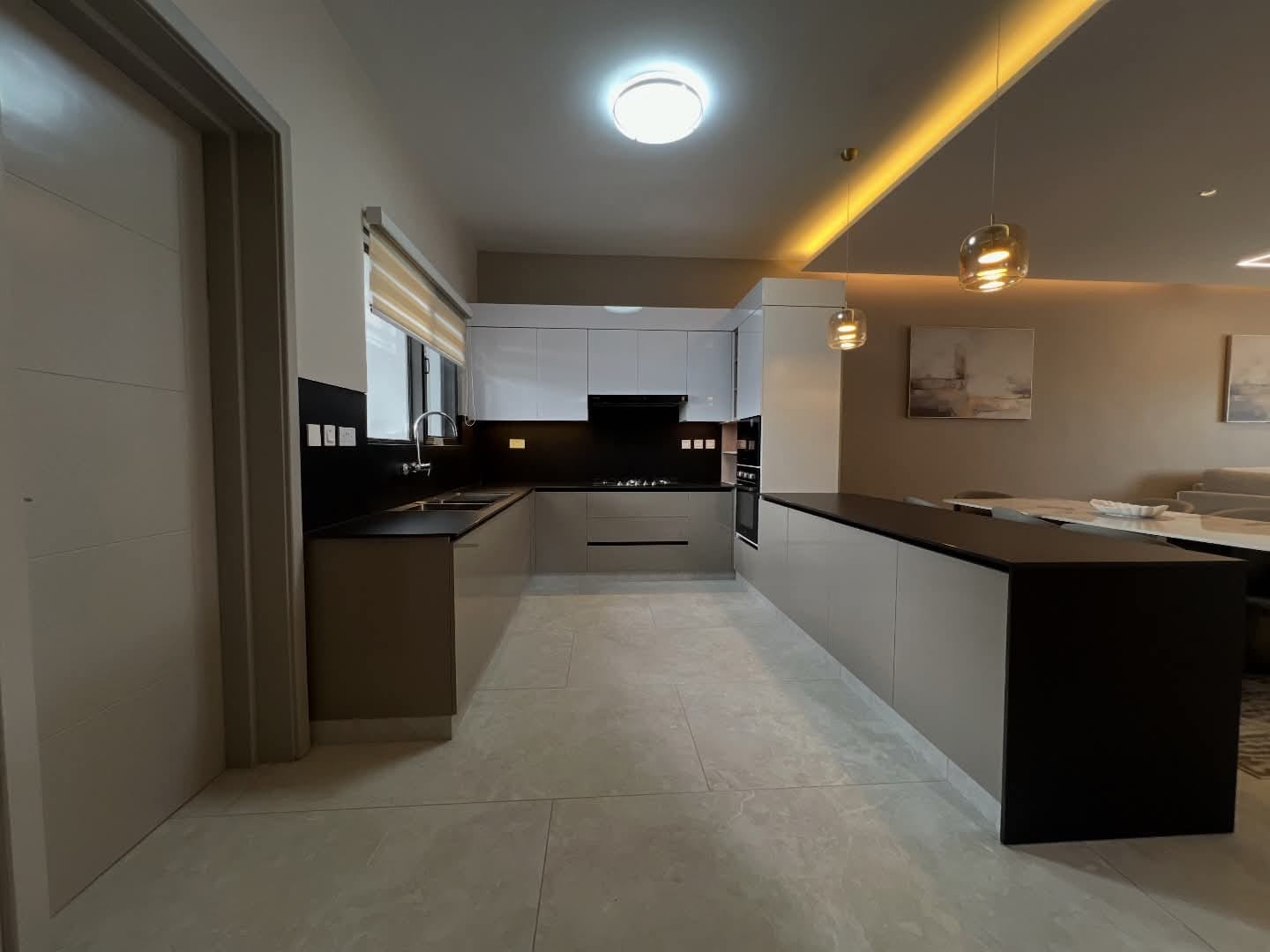 4-BEDROOM DUPLEX & TRIPLEX TOWNHOUSES